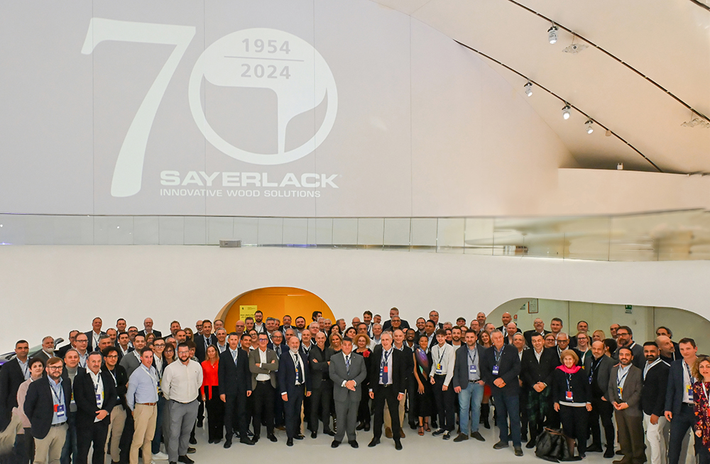 SAYERLACK: 70 ANNI di SUCCESSI, PASSIONE e INNOVAZIONE nel CAMPO delle VERNICI per LEGNO